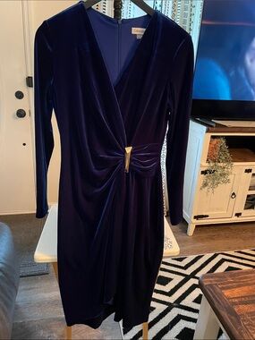 Calvin Klein Deep Navy Velvet Long-Sleeve Wrap Dress with Gold Accent (0056)